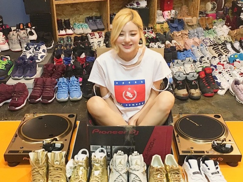 球鞋女神DJ Soda：从打碟台到鞋墙，她的Air Jordan帝国