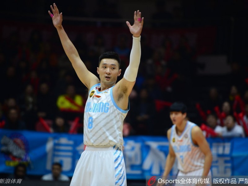 疆湖再现丨那年周琦布拉切换手疾走 刘炜掌舵老将逆生长