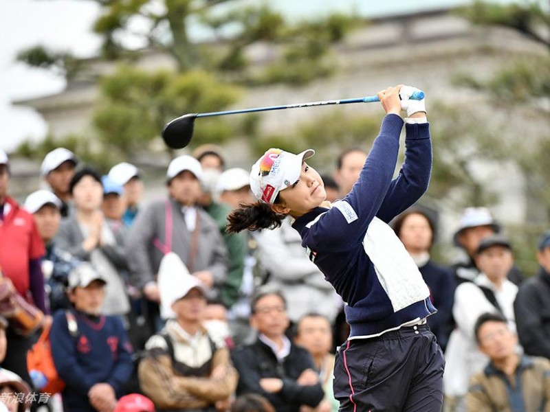 中日女子高尔夫精英激战东方明珠