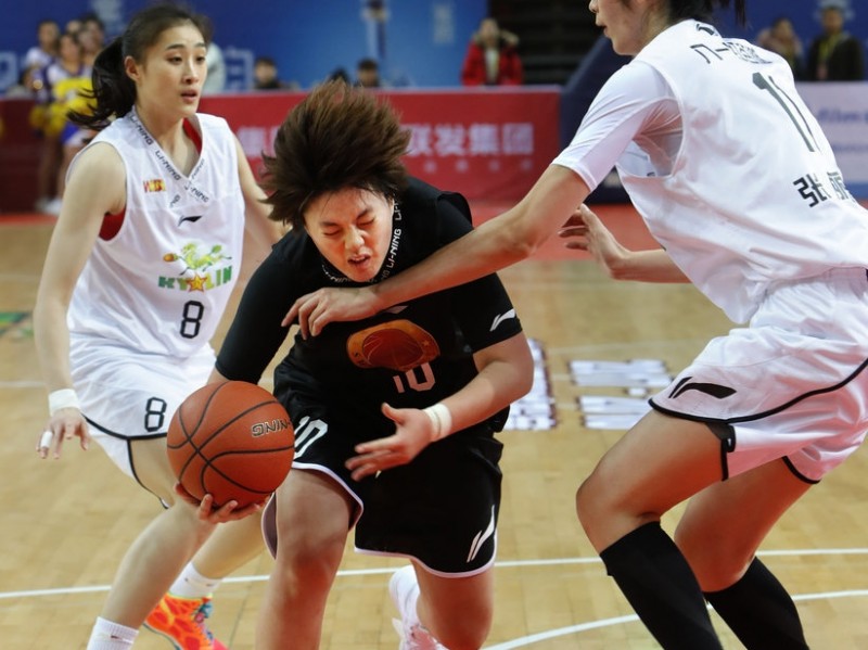 军旅玫瑰主场绽放，豪取大胜稳固季后赛席位