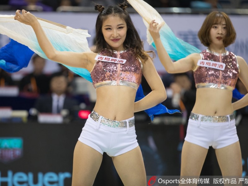 江苏肯帝亚主场大胜福建浔兴 篮球宝贝扇子舞燃爆全场