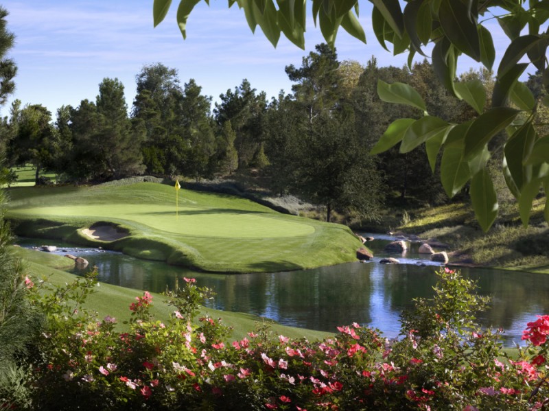 沙漠与都市间的绿洲传奇：拉斯维加斯高尔夫奢享之旅