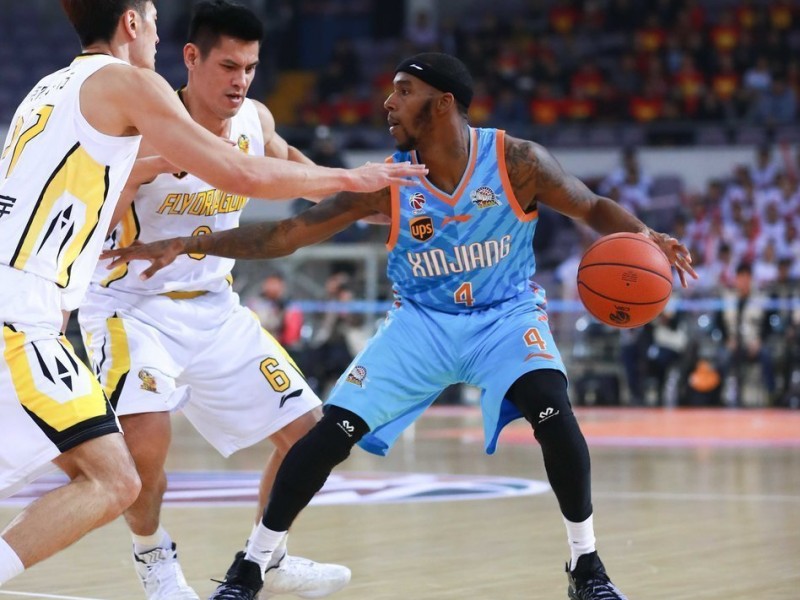 天山之巅的华丽乐章：回望新疆飞虎的冠军拼图