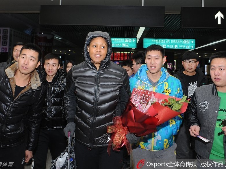 “不败女王”玛雅·摩尔王者归来，太原南站点燃山西球迷冬日激情