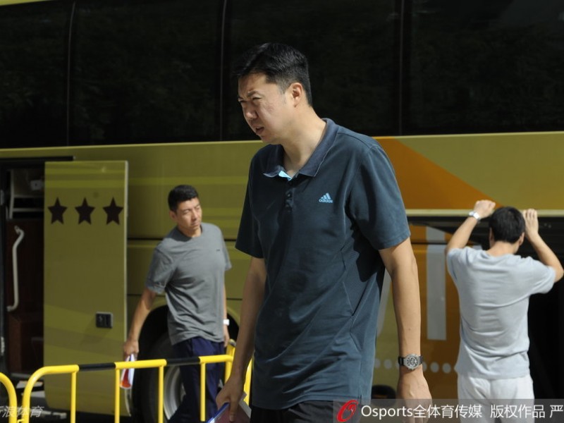 王治郅督导体测备战 新赛季CBA硝烟渐起