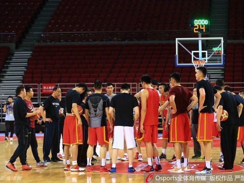 宫鲁鸣挂帅高原磨利剑 中国男篮全力冲刺里约奥运