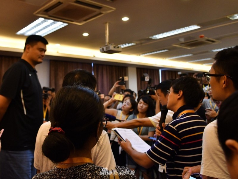 姚明现身金陵助梦起航，二〇一七希望小学篮球季凝聚体育育人力量