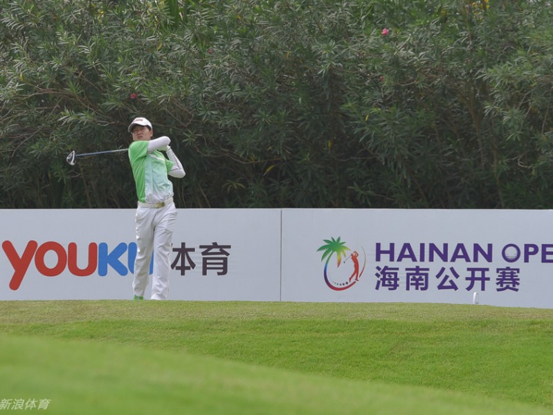 光影挥杆间中国高尔夫球手的奋斗与专注