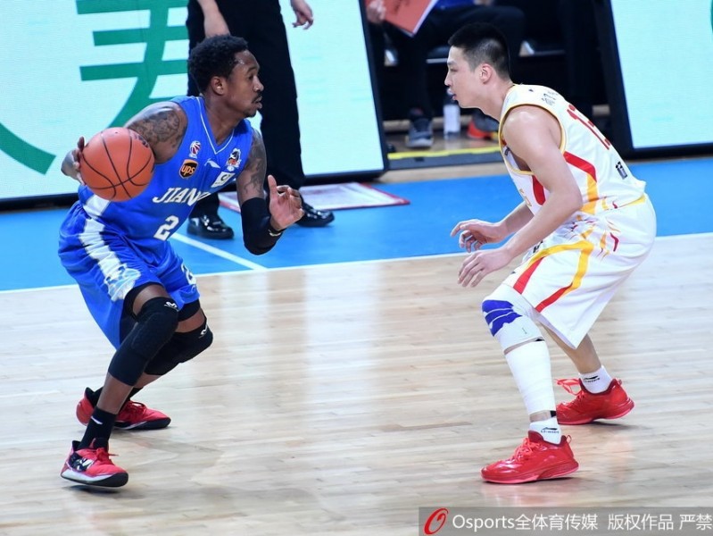 江苏德比战火燎原，肯帝亚客场挫败同曦彰显霸主底蕴