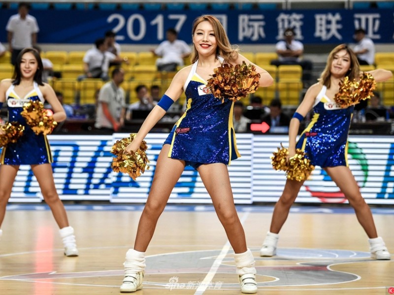 篮球宝贝燃动郴州：亚冠杯小组赛上的热力风景线