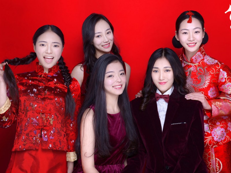 新春红运萌宝图鉴：穿唐装捧中国结的年味小仙女