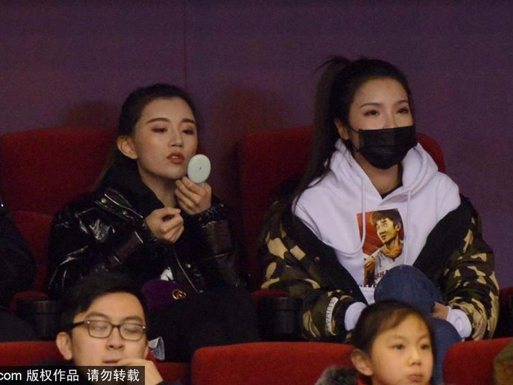 丁彦雨航睢冉女友看台斗艳，山东复仇新疆豪取三连胜