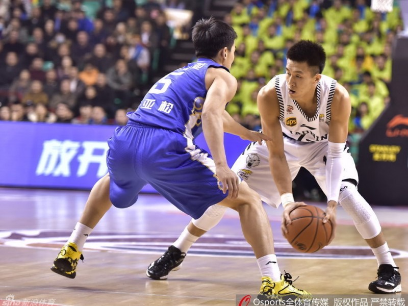 辽篮激战江苏，奥登五记大帽成内线屏障