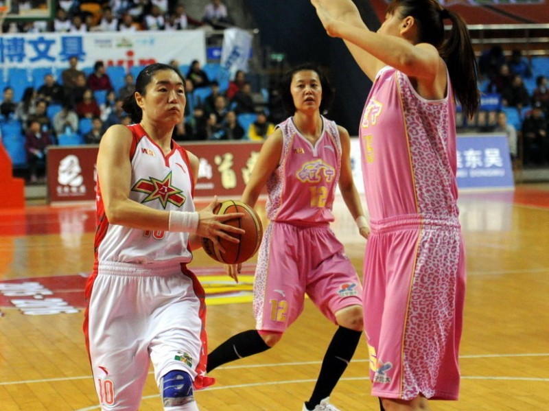WCBA分段赛激战正酣：上海强势大胜，新疆加时力克沈部
