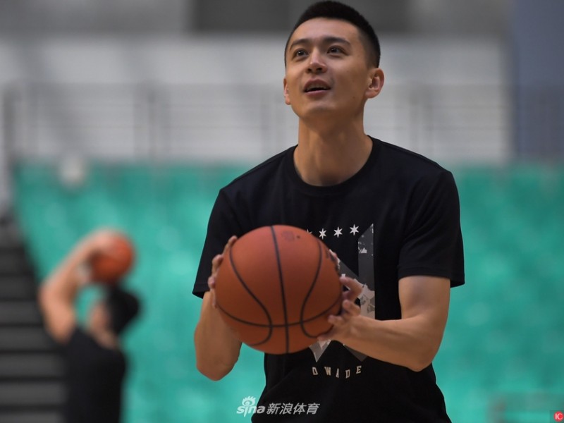 辽篮本溪秣马厉兵，剑指总冠军！郭士强携新援巴斯钟诚全力冲刺新赛季