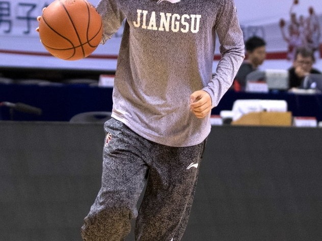 江苏肯帝亚深秋砺兵，剑指CBA新赛季荣耀征程