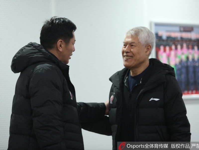 北控寒冬砺剑，兰多夫戴绒挑灯看剑