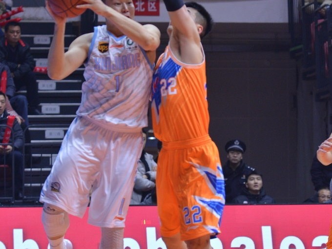 全明星遗珠爆发引领反击 新疆主场力克上海