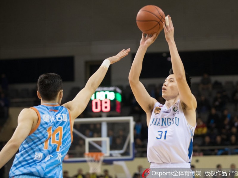 布鲁克斯狂砍五十八分 江苏肯帝亚主场大胜卫冕冠军新疆