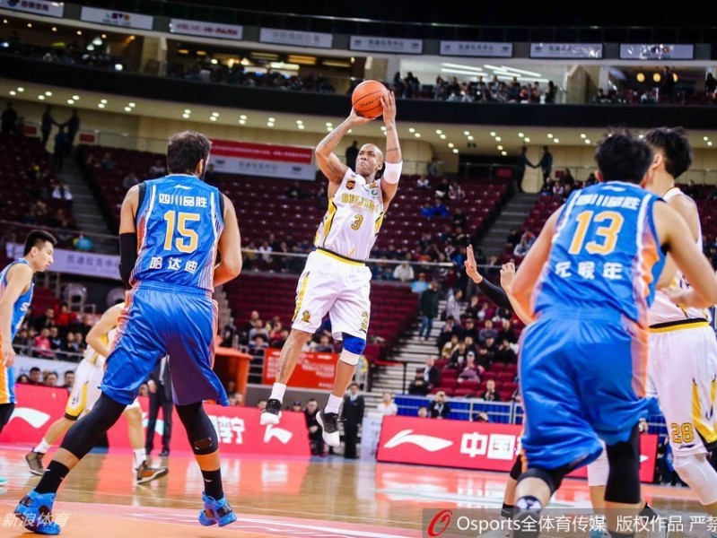 兰多夫狂砍五十二分导演惊天逆转 北控男篮险胜四川保留季后赛希望