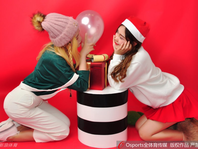 ❄️冬日里的篮球火焰：山东高速篮球宝贝圣诞写真暖心绽放