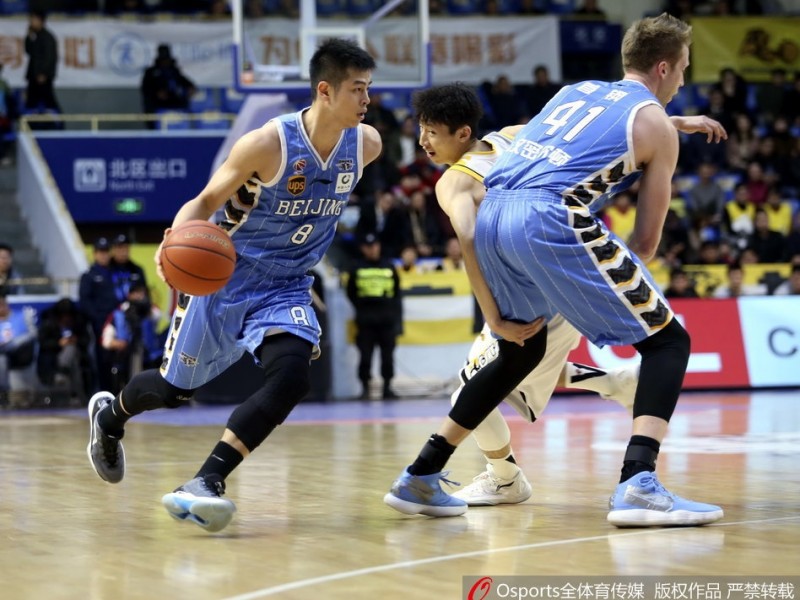 京城铁骑末节逆转 广厦青年军交学费