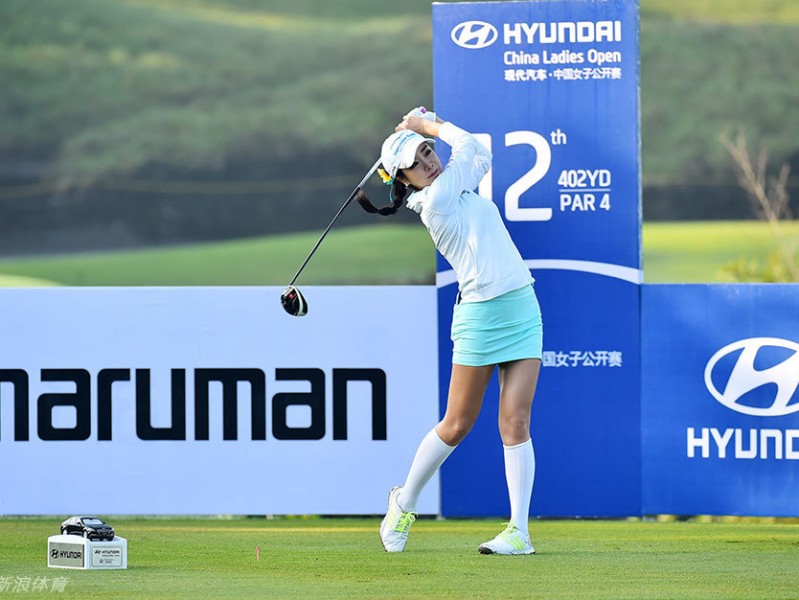 绿茵争艳挥杆竞逐记一场国际女子高球赛的精彩瞬间