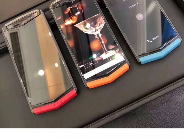 威图手机怎么样？扒一扒这部“奢侈道具”背后的真实故事