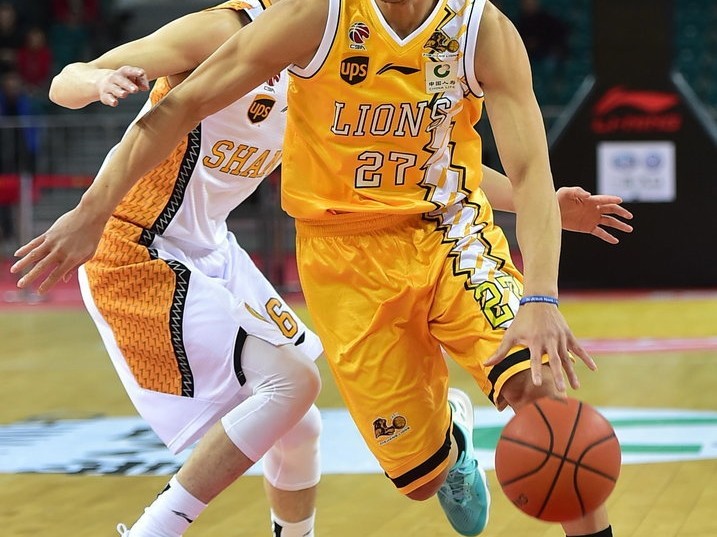 三晋激战群英会，广厦破山西豪取十连胜加冕常规赛之王