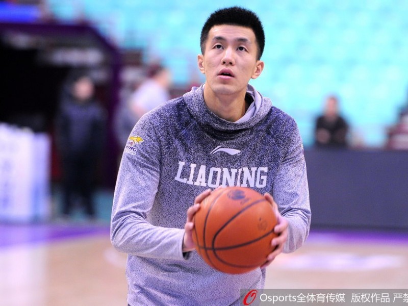 辽篮备战第36轮：老将杨鸣宝刀未老，超远三分引满堂彩