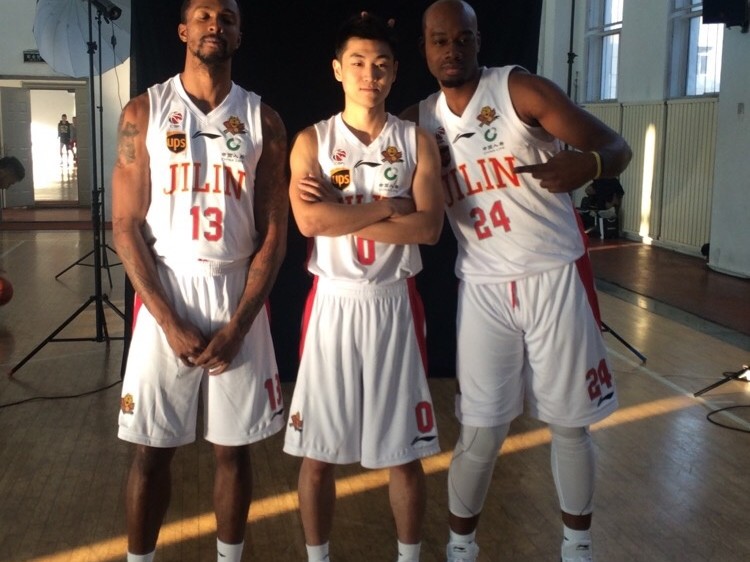 吉林男篮兰韦岩组合那段充满欢笑与战斗的赛季回忆