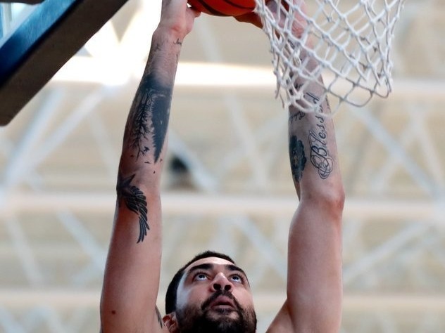 新疆飞虎新援利马火线驰援 蓝领悍将撑起内线防线