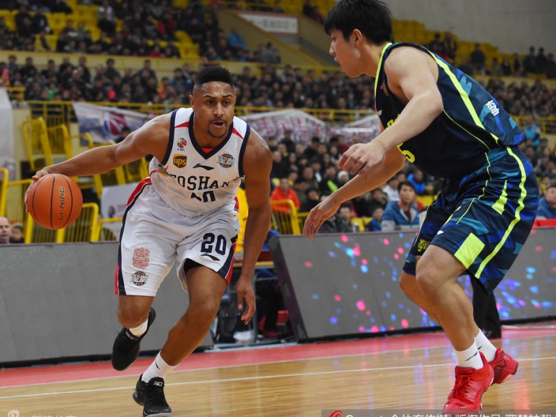 粤篮烽火再起时：铁血防守中的华丽进攻与传承