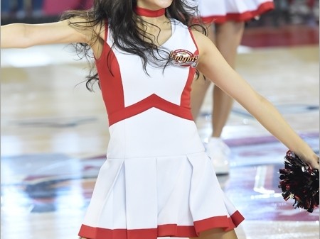 首尔学生体育馆篮球盛宴，啦啦队女神舞台绽放引爆全场