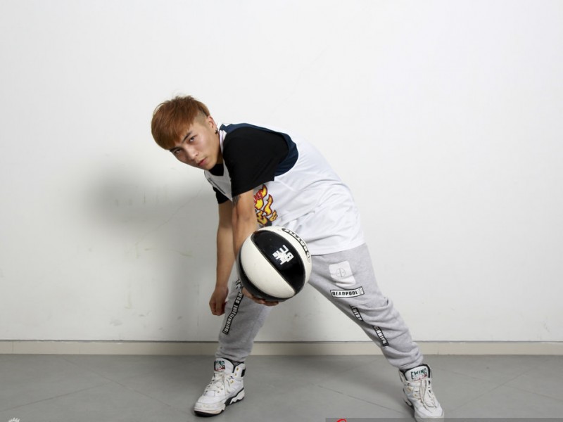 花式篮球助威催生经典一战 宏远绝处逢生扳回一城