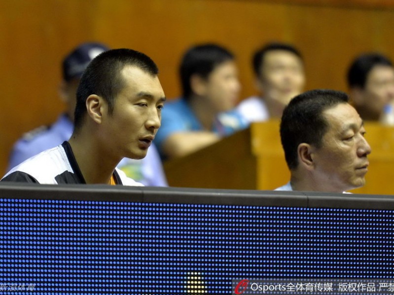 薛玉洋场边观战，双外援上演飙分对决，陕西信达大胜迎两连胜