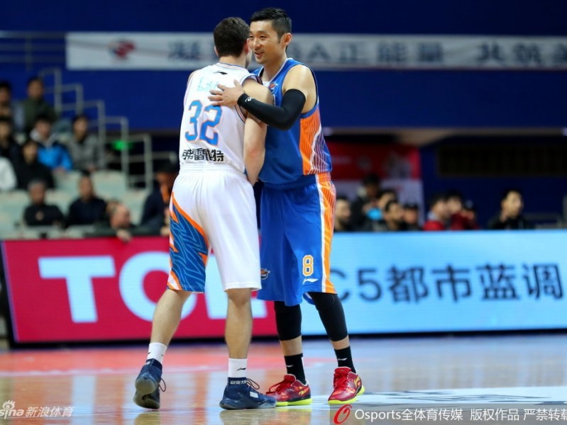 弗神超越姚明之夜大胜四川，刘炜回家上海滩奏凯歌