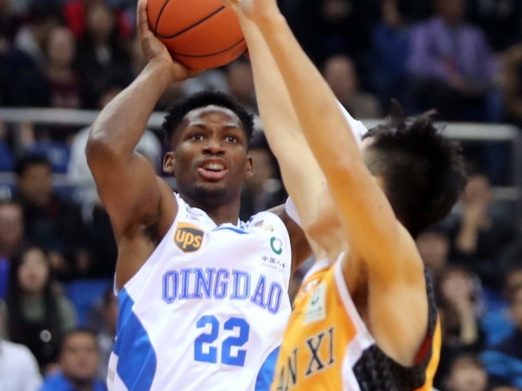 “钻石”斯科拉闪耀齐鲁，山西男篮客场大胜青岛