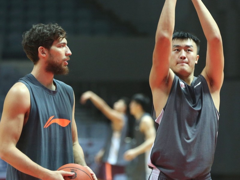 浙江稠州银行新周期训练冲刺 青春风暴蓄势待发