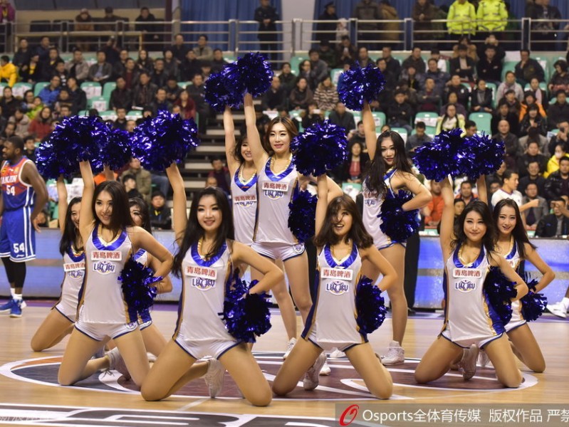 CBA篮球宝贝：赛场边最靓丽的风景线 用激情与汗水诠释别样热爱