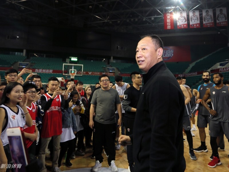羊城冬日里的热血相聚：广州男篮球迷开放日侧记