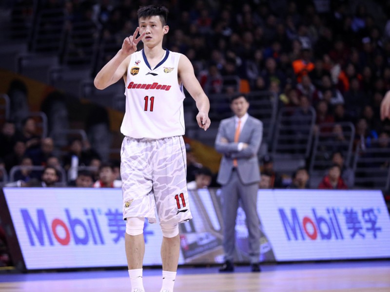 粤战记忆：周鹏扛起锋芒，阿联金鸡独立