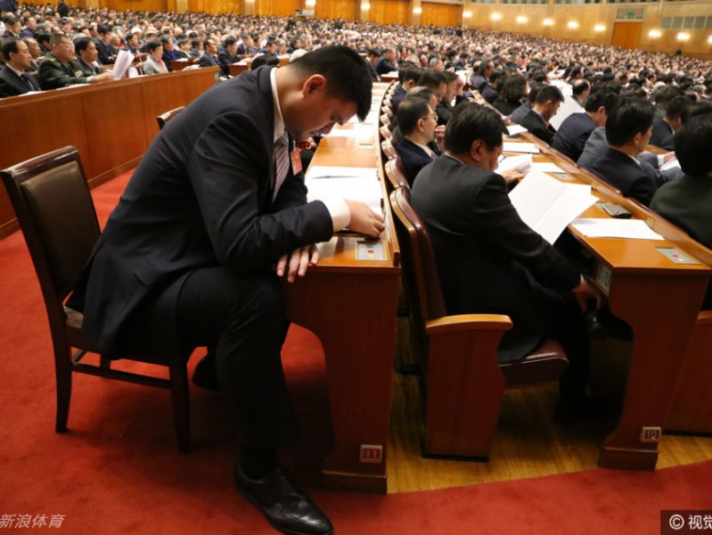 姚明履职最后一年的政协建言：体育强国梦不止于金牌