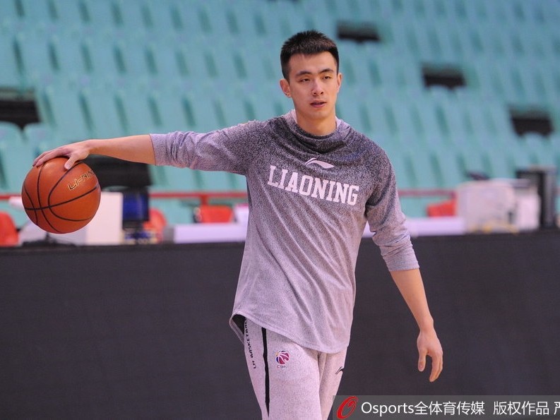 韩德君领衔辽篮赛前备战 功夫熊猫笑迎关键战役