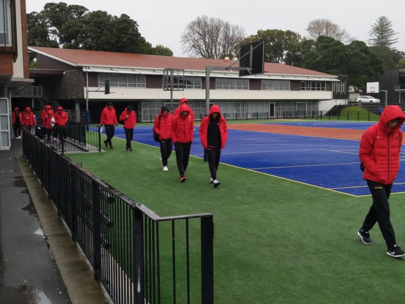 南半球的寒冬热练 中国男篮蓝队新西兰拉练穿上棉衣