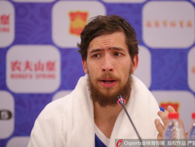 丁彦雨航三十封神夜，中国男篮客场破韩全记录