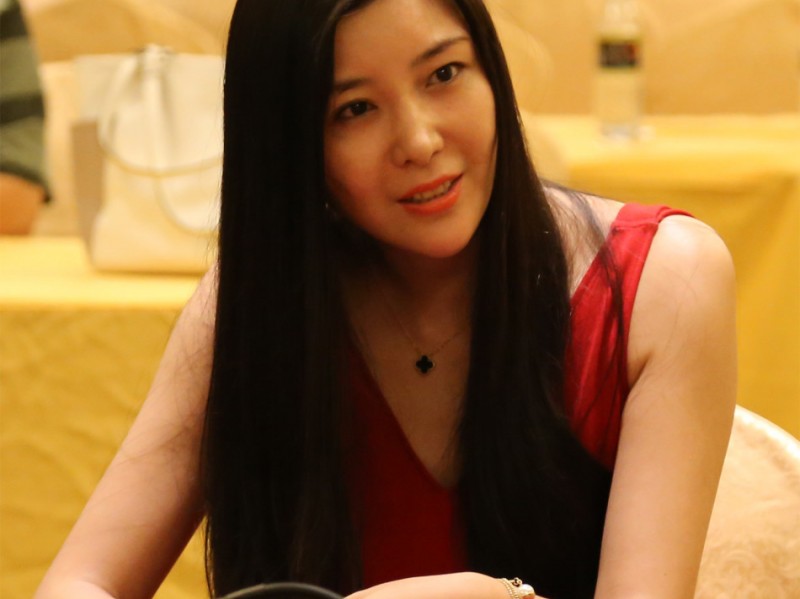 机智问答现场：佳丽才思交锋展现智慧光芒