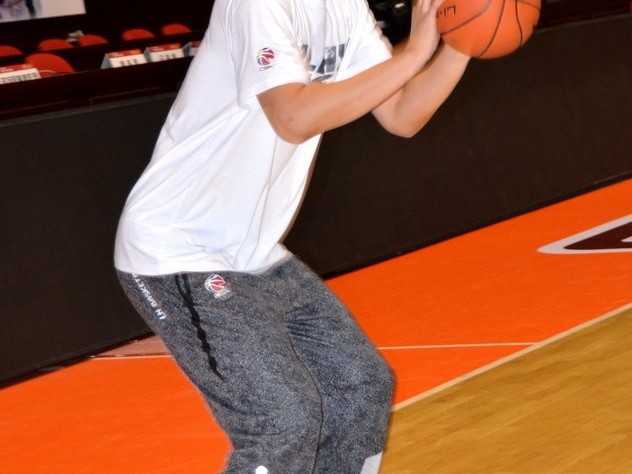 齐鲁健儿磨利刃，高速男篮静候粤军来战