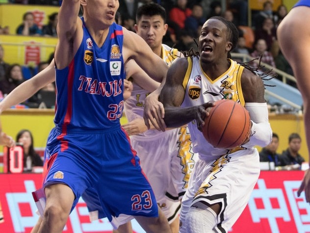 青春风暴席卷津门，广厦主场三十一分大破天津