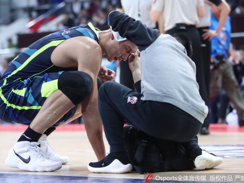 铁血战神浴火归，记广东德比易建联眼伤下的王者归来